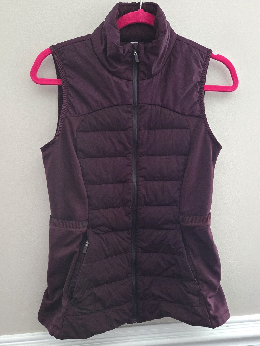 Lululemon Down For It All Women's Size 8 Goose Down Filled Puffer Vest Wine